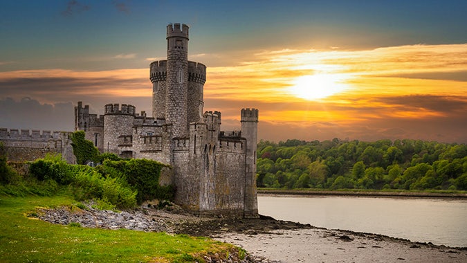 A classic castle - Blackrock Castle in Cork, source: Adobe Stock